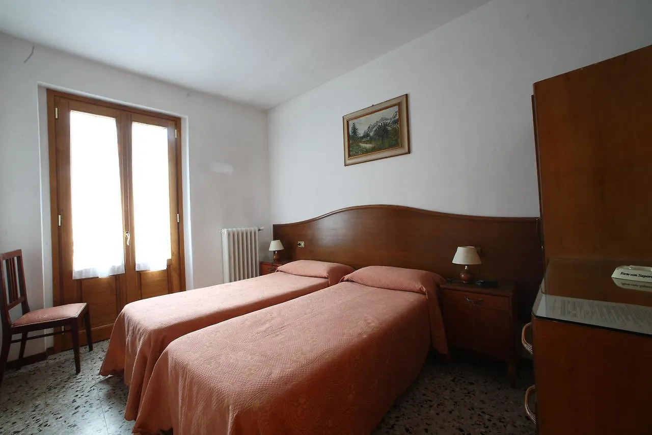 Albergo Ristorante Il Poggiolo Сан-Марчелло-Пистойезе 0*,  Италия